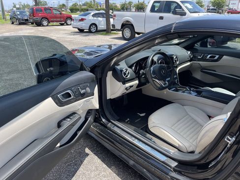 Used 2018 Mercedes-Benz SL 450 image 11