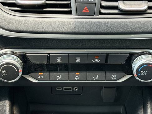 Used 2025 Nissan Altima 2.5 S FWD image 19