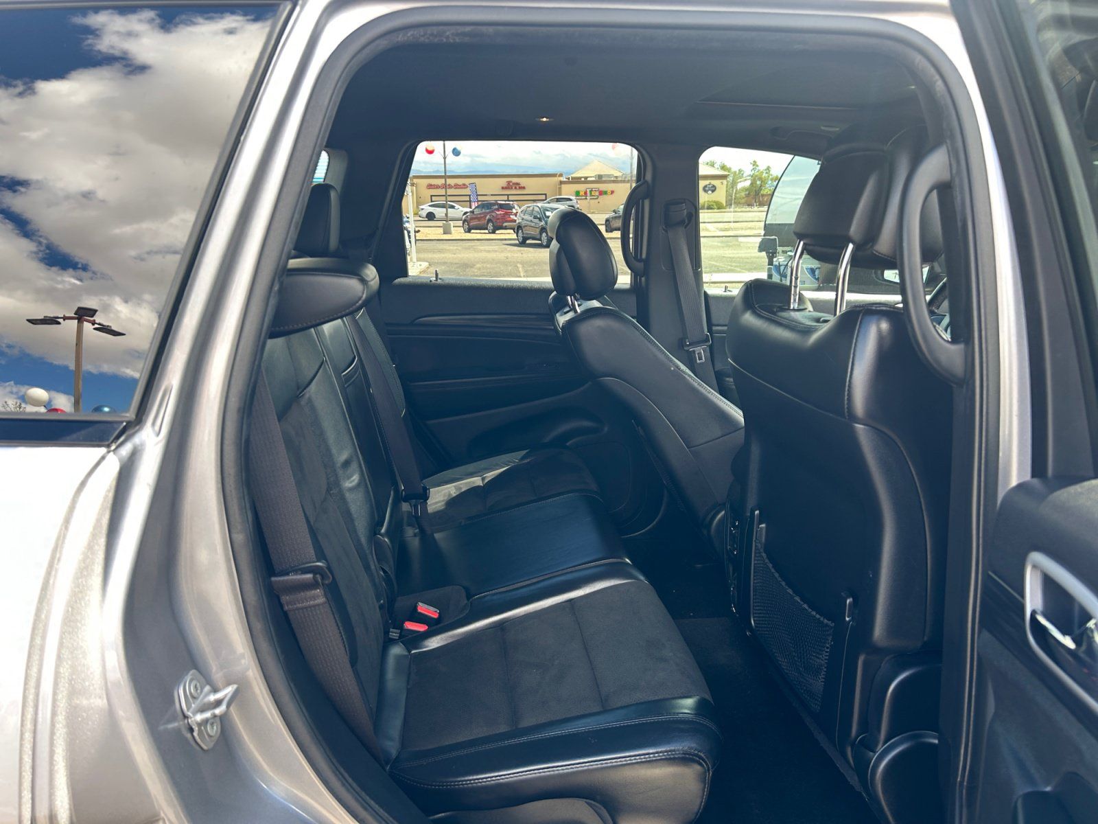 Used 2021 Jeep Grand Cherokee Laredo X AWD/4WD image 18