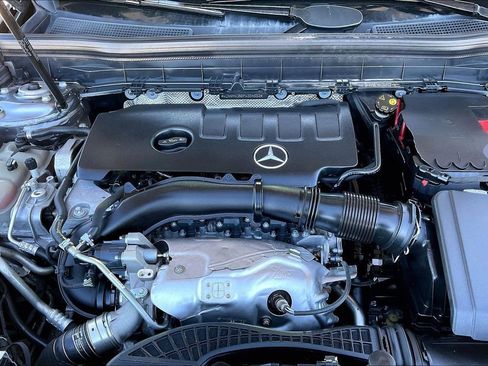 Used 2023 Mercedes-Benz GLB 250 image 12