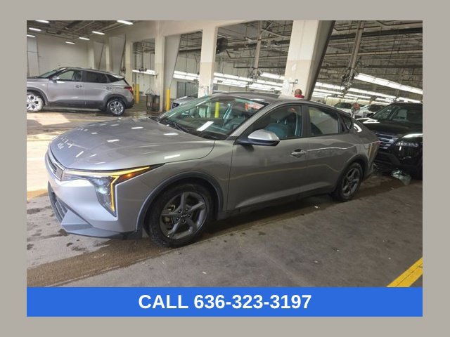 Used 2025 Kia K4 FWD image 1