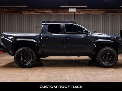 Used 2025 Toyota Tacoma TRD Pro AWD/4WD image 10