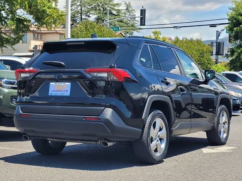 Certified 2021 Toyota RAV4 XLE Premium AWD/4WD image 6