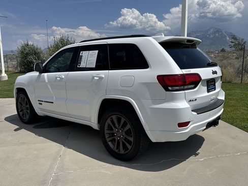Used 2017 Jeep Grand Cherokee Limited 75th Anniversary AWD/4WD image 3