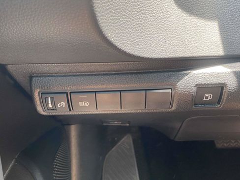 Used 2025 Toyota Corolla LE FWD image 19