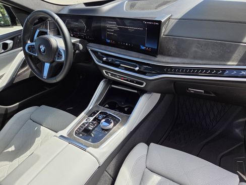 Used 2025 BMW X6 xDrive40i w/ Executive Package image 11