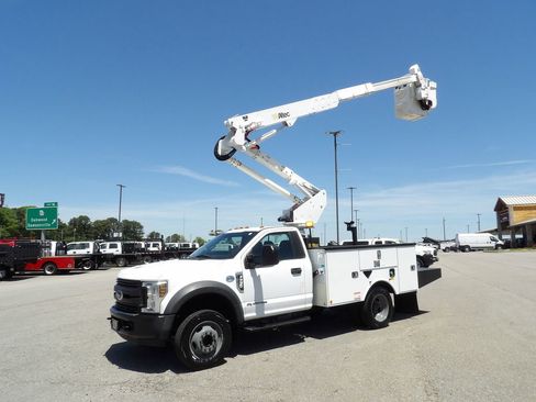 Used 2019 Ford F550 2WD Regular Cab Super Duty image 3