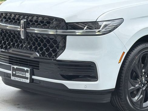 New 2026 Lincoln Navigator Black Label AWD/4WD image 2
