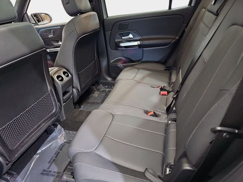 Used 2026 Mercedes-Benz GLB 250 4MATIC image 17