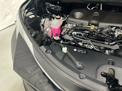 Used 2025 Toyota Sienna LE image 69