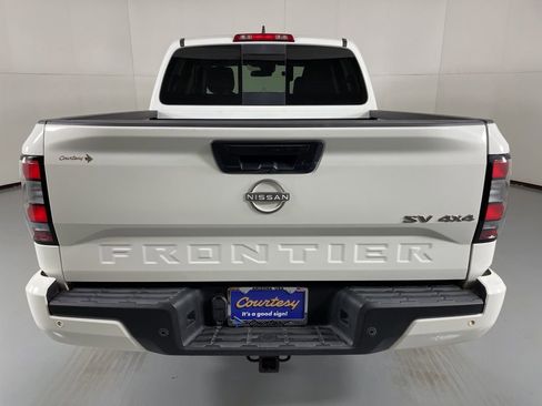 Used 2024 Nissan Frontier SV w/ SV Convenience Package image 7