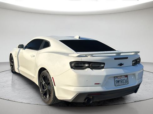 Used 2020 Chevrolet Camaro SS RWD image 8