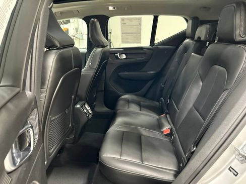 Used 2019 Volvo XC40 T5 Momentum AWD/4WD image 28