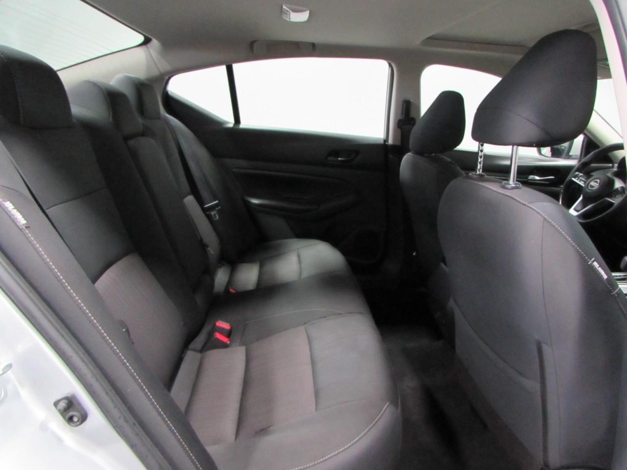 Used 2024 Nissan Altima 2.5 SV w/ SV Premium Package FWD image 19