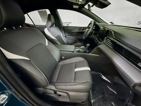 Used 2026 Toyota Camry SE FWD image 25
