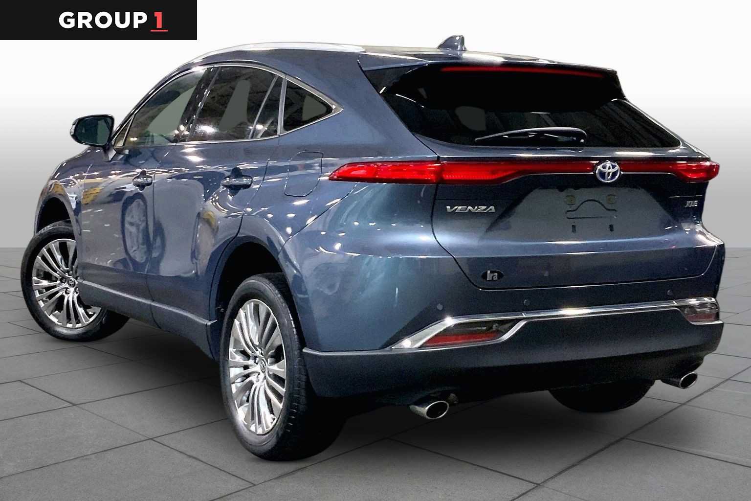 Certified 2023 Toyota Venza XLE AWD/4WD image 12