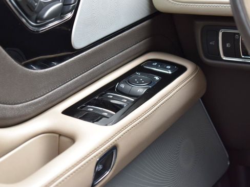 Used 2020 Lincoln Aviator Reserve w/ Equipment Group 202A AWD/4WD image 22