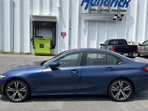 Used 2023 BMW 330i xDrive Sedan w/ Premium Package AWD/4WD image 7