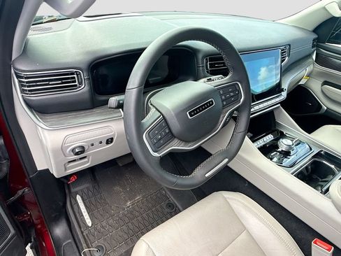 Used 2023 Jeep Wagoneer Series III w/ Preferred Equipment Group AWD/4WD image 10