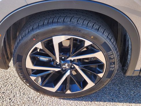 Used 2024 Mitsubishi Outlander SE image 7