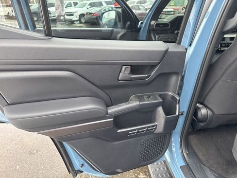 Used 2025 Toyota 4Runner SR5 image 25