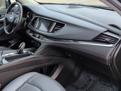Used 2020 Buick Enclave Essence w/ Sound and Sites Package image 29