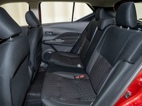 Certified 2024 Nissan Kicks SV image 8