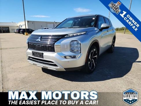 Used 2023 Mitsubishi Outlander SE image 1