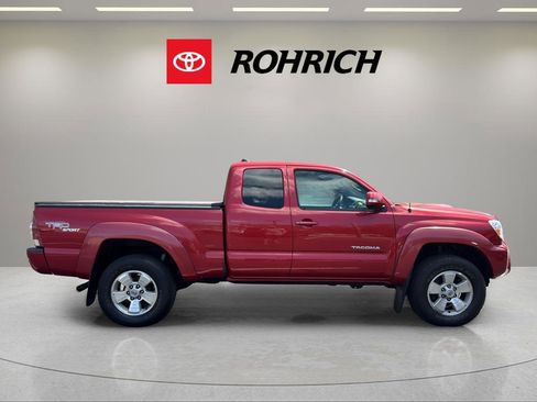 Used 2012 Toyota Tacoma 4x4 Access Cab V6 w/ TRD Sport Pkg image 5
