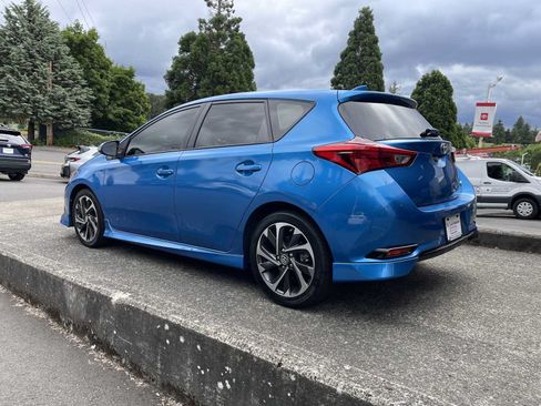 Used 2018 Toyota Corolla iM FWD image 6