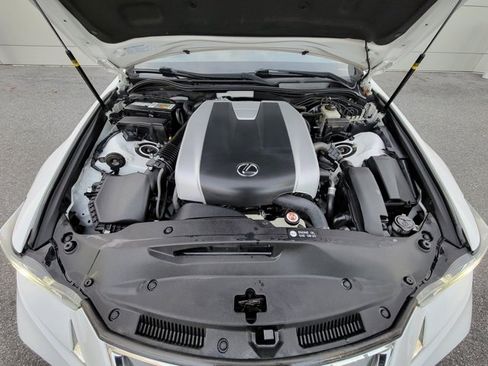 Used 2018 Lexus IS 300 AWD image 11