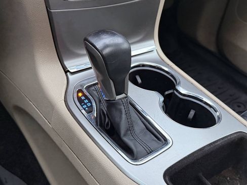 Used 2018 Jeep Grand Cherokee Laredo RWD image 28