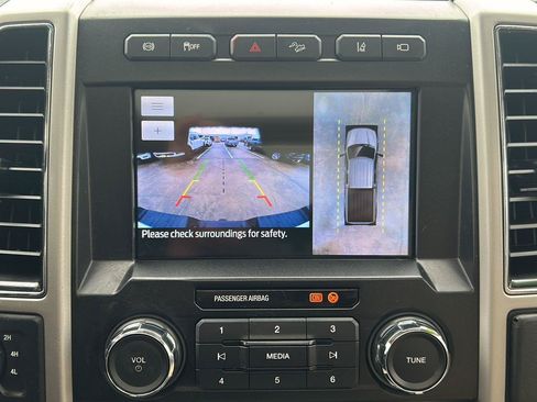 Used 2020 Ford F250 Lariat w/ Lariat Ultimate Package AWD/4WD image 14