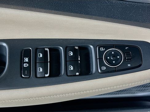 Used 2019 Hyundai Santa Fe Limited image 14