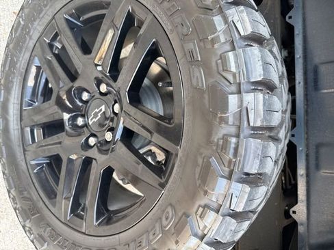 Used 2023 Chevrolet Silverado 1500 Custom w/ LPO, Dark Essentials Package RWD image 26