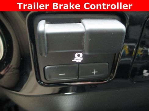 Used 2024 Chevrolet Silverado 2500 LTZ w/ LTZ Convenience Package image 20