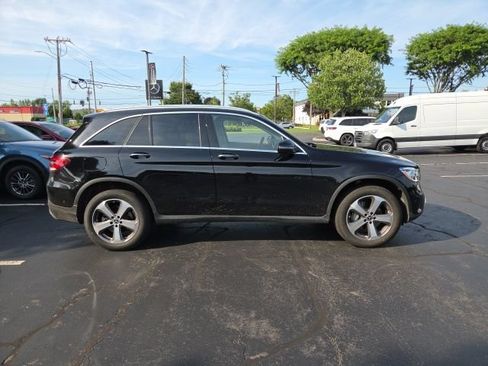 Used 2022 Mercedes-Benz GLC 300 4MATIC image 2
