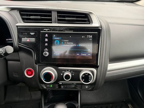 Used 2018 Honda Fit EX image 16