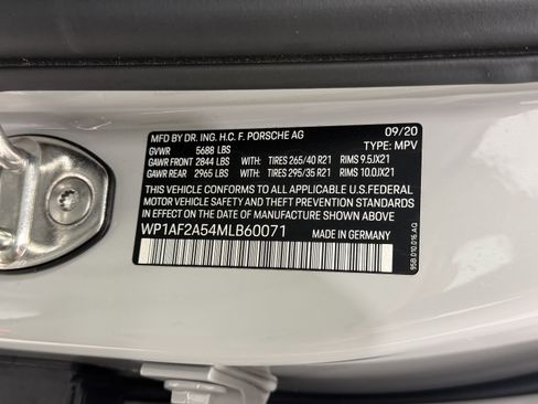 Certified 2021 Porsche Macan Turbo AWD/4WD image 64