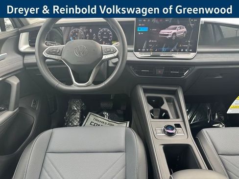 New 2026 Volkswagen Tiguan SE image 9