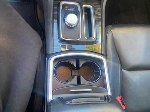 Used 2016 Chrysler 300 Limited image 24