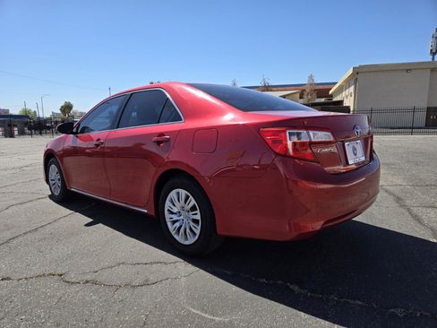 Used 2014 Toyota Camry LE FWD image 3