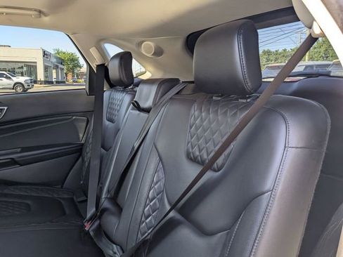 Used 2023 Ford Edge Titanium image 26
