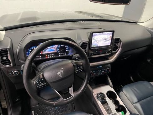 Used 2023 Ford Bronco Sport Outer Banks w/ Tech Package AWD/4WD image 11