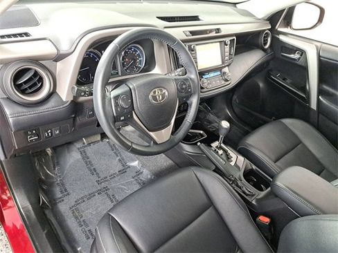Used 2018 Toyota RAV4 Limited image 18