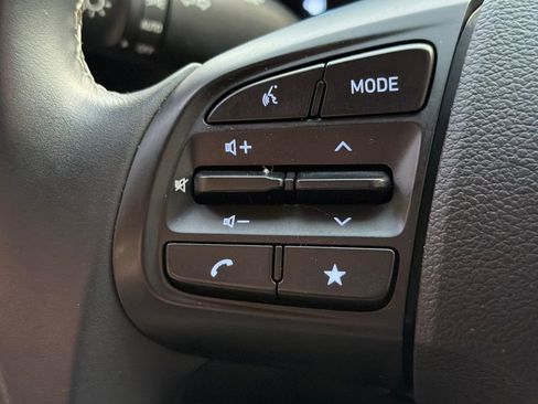 Certified 2023 Hyundai Venue SEL image 30