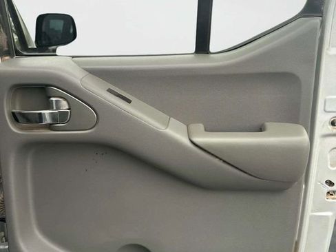 Used 2020 Nissan Frontier SV AWD/4WD image 14