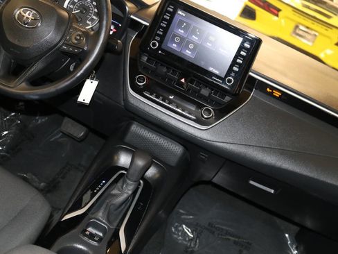 Used 2022 Toyota Corolla LE image 20