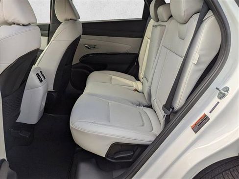 Used 2025 Hyundai Tucson Limited FWD image 15
