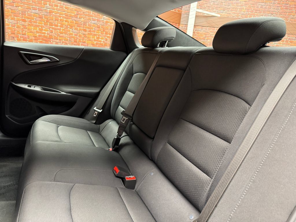 Used 2025 Chevrolet Malibu LT FWD image 26